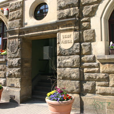 Eingang zum Potschappler Rathaus