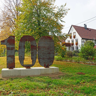 Die Stele macht in Niederhäslich von Ende Oktober bis Mitte Dezember 2019 Station.