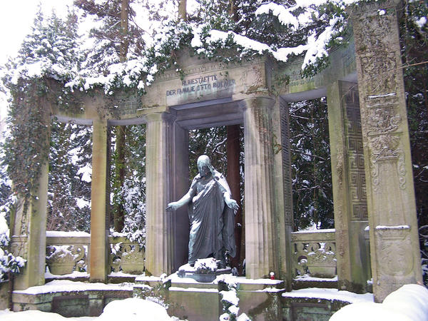 Grabstätte Römer auf dem Friedhof Hainsberg