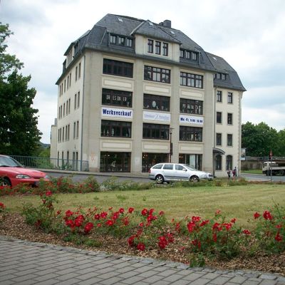 Gebäude der Sächsischen Porzellan-Manufaktur Dresden GmbH an der Carl-Thieme-Straße.