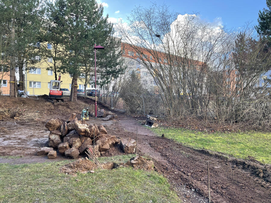 Die Bauarbeiten im Park an der Heinrich-Heine-Straße in Zauckerode haben im Dezember 2023 begonnen. 