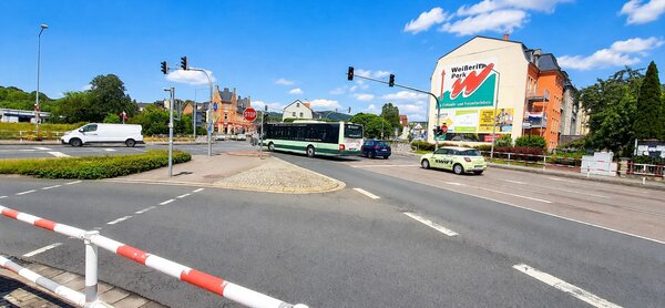 Wichtiger Verkehrsknoten in Deuben: Die vielbefahrene Kreuzung Dresdner Stra�e, H�ttenstra�e, Poisentalstra�e