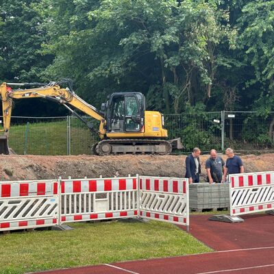 Bauarbeiten f&uuml;r neuen G&auml;steblock im &raquo;WGF-Arena - Stadion des Friedens&laquo;