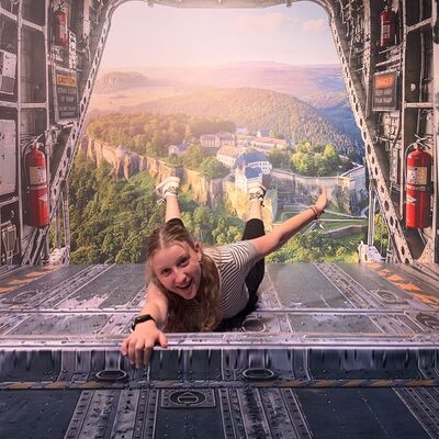 KONTRAST_Flug �ber Festung K�nigstein