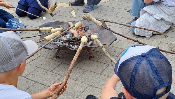 Zum Camping geh�rt auch ein Lagerfeuer