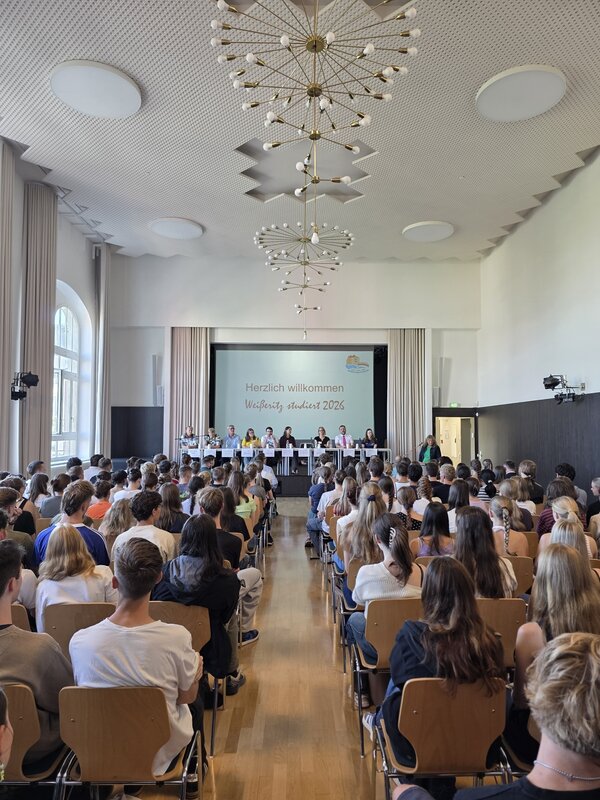 Er�ffnungsveranstaltung "Wei�eritz studiert" am Wei�eritzgymnasium
