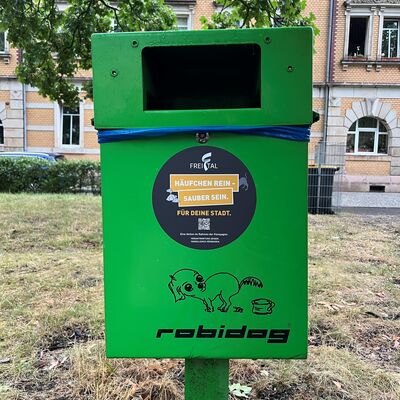 Hundeklo am Richard-Wagner-Platz