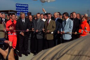 Erster Teilabschnitt der A 17 f&uuml;r den Verkehr freigegeben