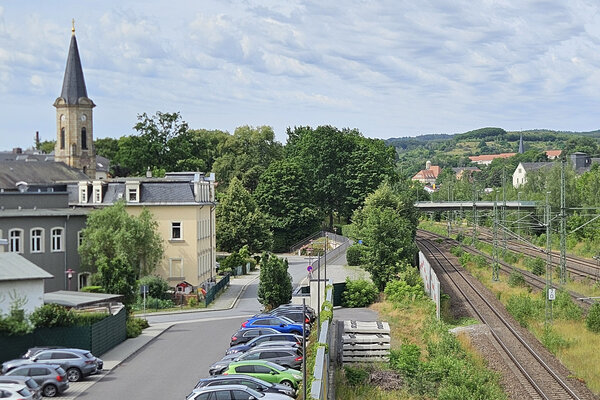 Die Fu�g�ngerbr�cke an der Gutenbergstra�e muss abgerissen werden.